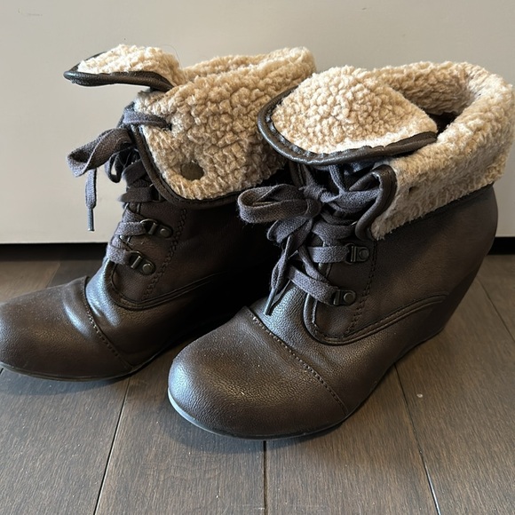 Call it Spring 2-way boots size 7 - Picture 2 of 6